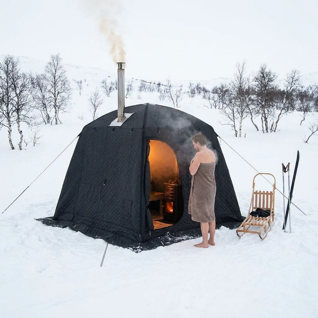 Bastutält Q7 ArctiQ i användning på fjället i vinterlandskap, pulka och skidor bredvid